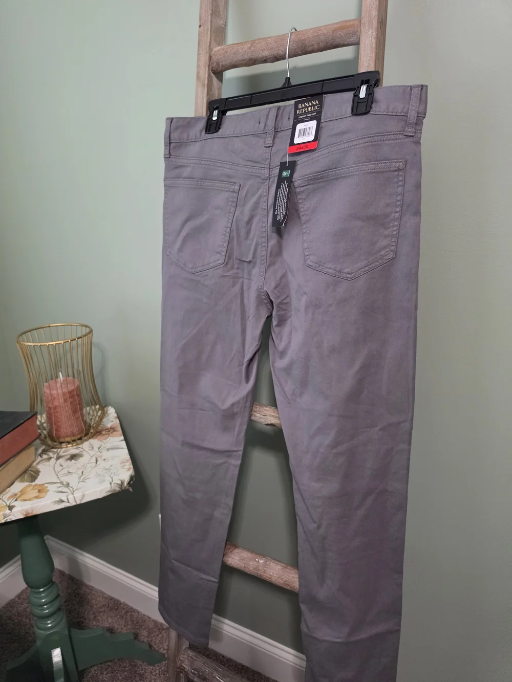 Men's Gray Straight-Leg Jeans- Banana Republic